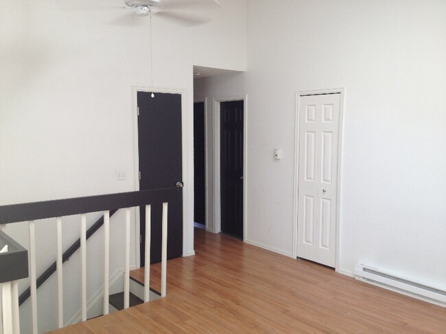 Building Photo - 2241 W Hillside Ave