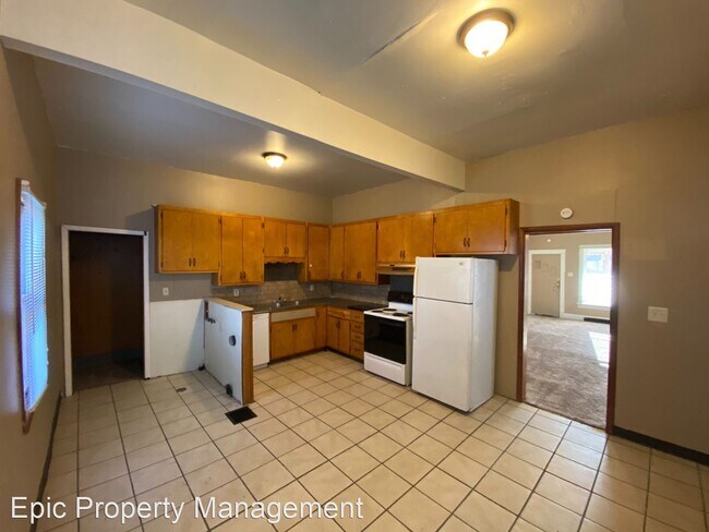 Building Photo - 3 br, 1 bath House - 1105 SW Clay St