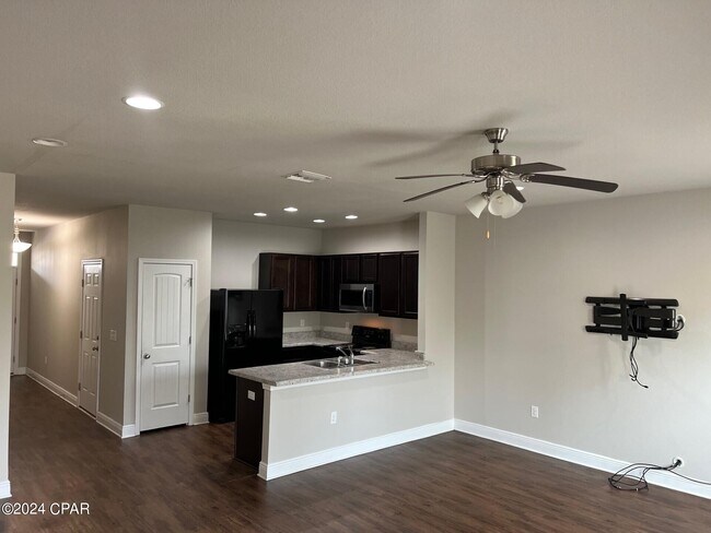 Building Photo - 5944 Callaway Cir