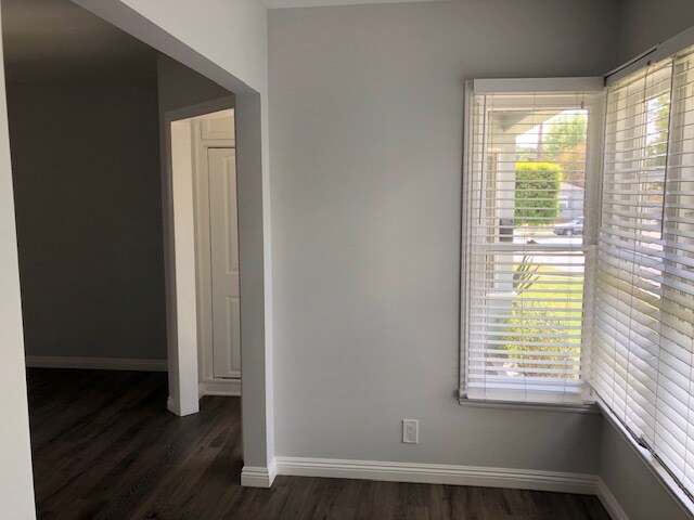 Foto del edificio - 1815 W Victory Blvd