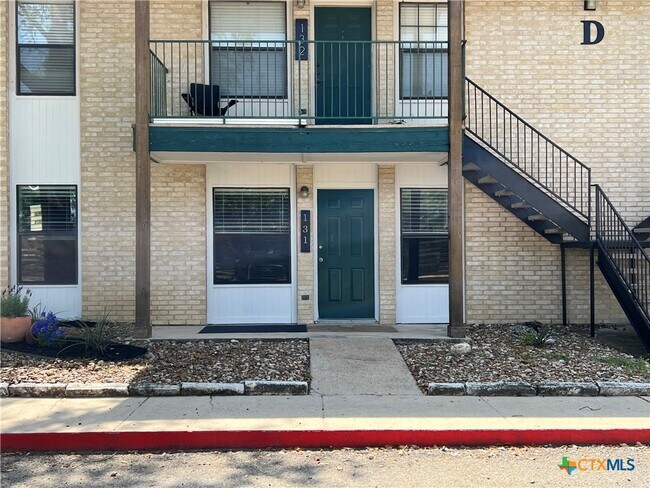 Building Photo - 1624 Aquarena Springs Dr