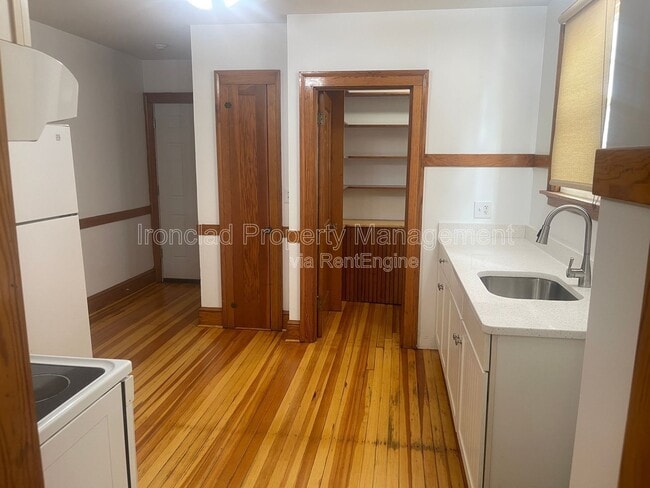 Building Photo - 42 S St Ext