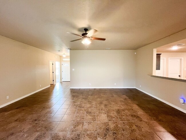 Foto del edificio - Available 7/11/2025 Beautiful 1 story, 5 b...