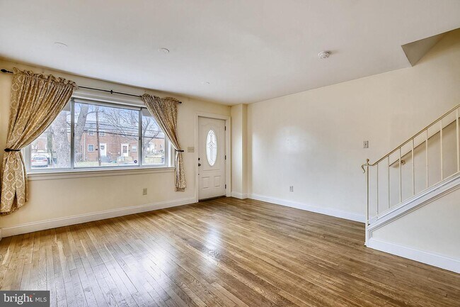 Foto del edificio - 48 S Gordon St