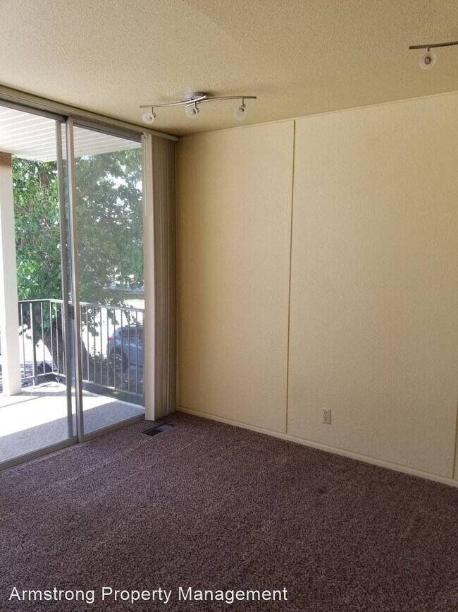 Building Photo - 155 S 200 E