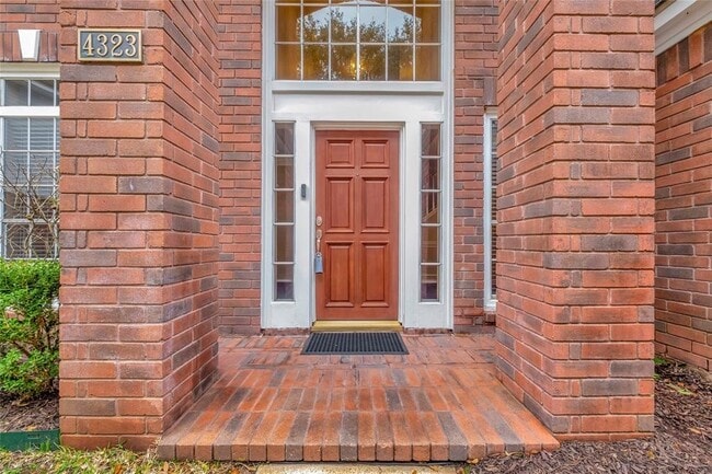 Building Photo - 4323 Ringrose Dr