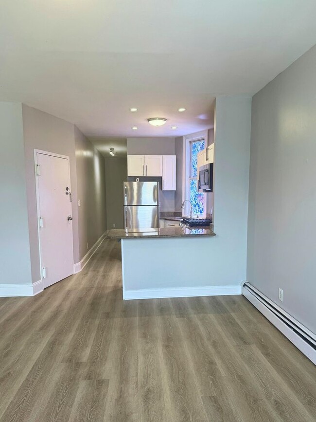 Building Photo - 155 Hopkins Ave