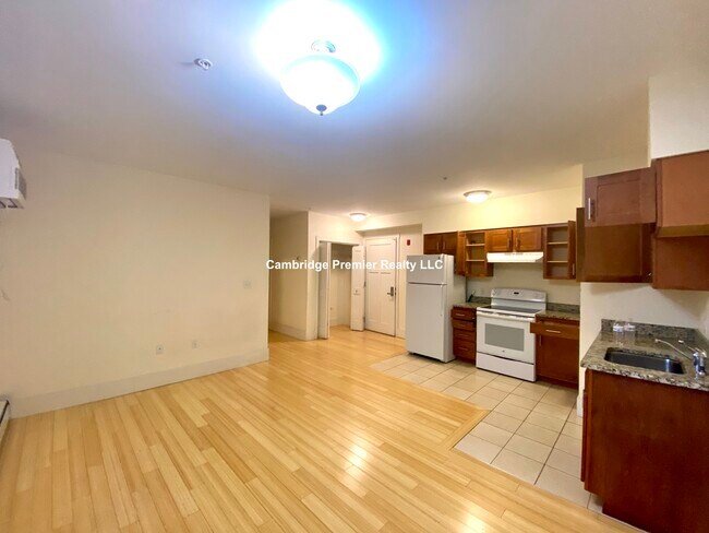 Foto del edificio - 500 Pleasant St