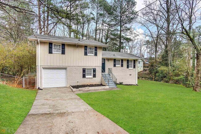Building Photo - 4044 Lindsey Dr