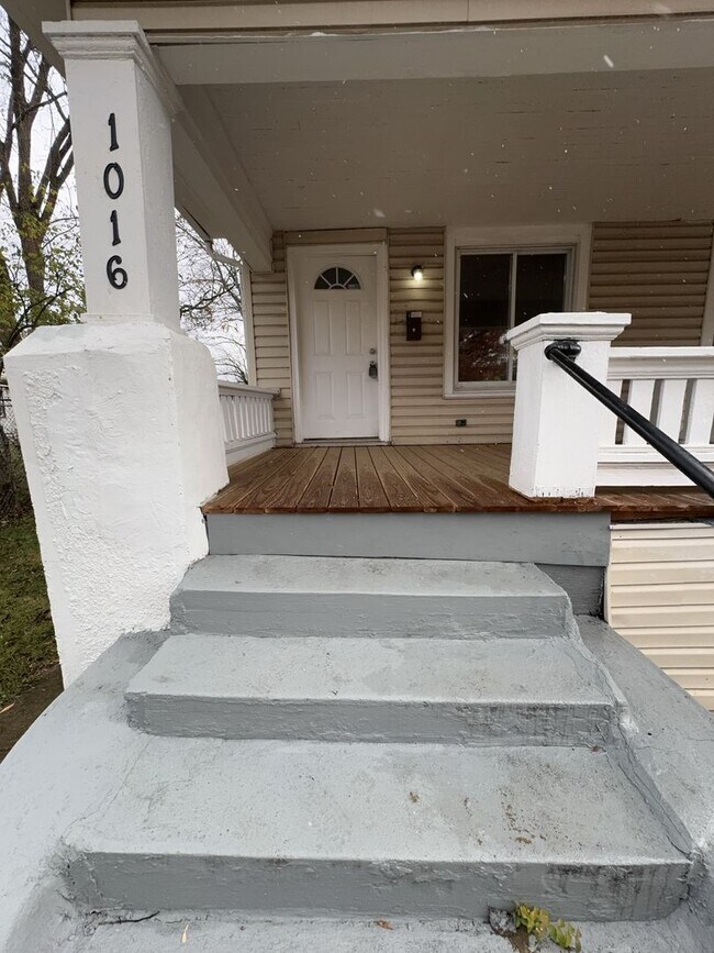 Foto del edificio - 1014 Ferguson Ave