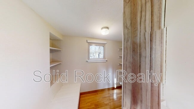 Foto del edificio - 2506 Broadway St