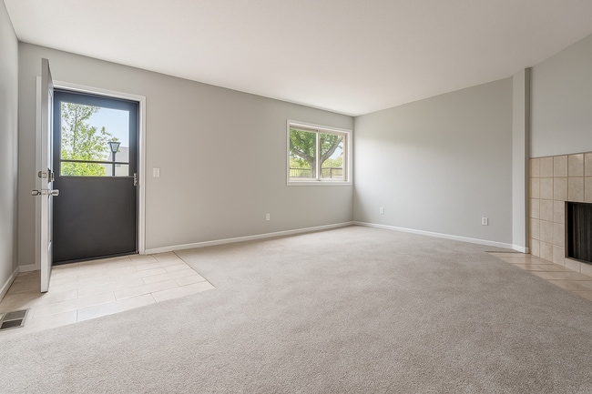 Building Photo - 27 Crows Nest Ln