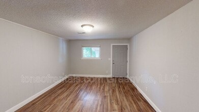 Building Photo - 84 W Park Dr