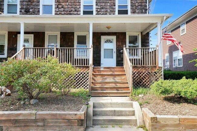 Building Photo - 15 Grove Pl