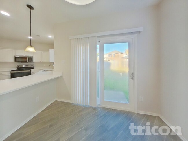 Foto del edificio - 5020 Caraway Dr