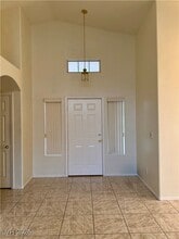 Building Photo - 834 Beefeater Pl