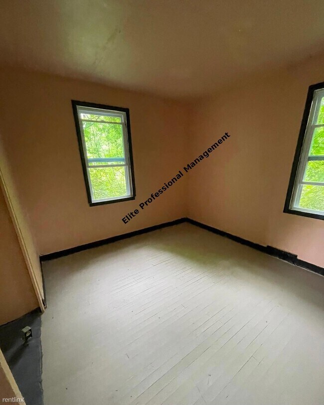 Building Photo - 4 br, 1.5 bath House - 2611 Hazelwood Ave