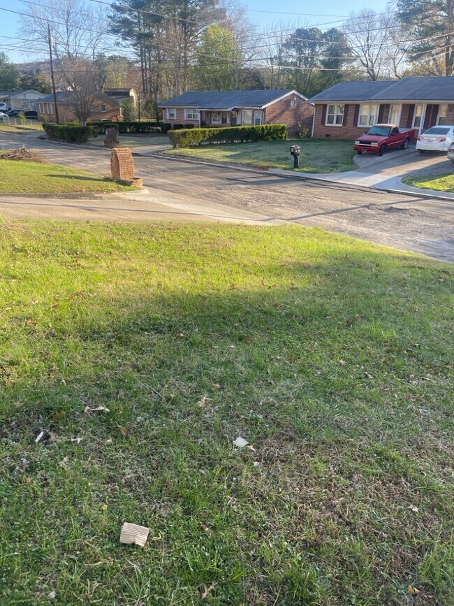 Foto del edificio - 6105 Trent Dr NW