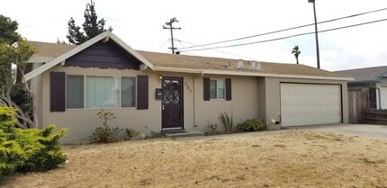 Building Photo - 207 Pueblo Dr