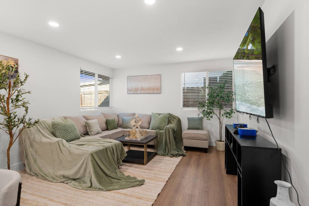 Foto principal - 1676 Raynell Way