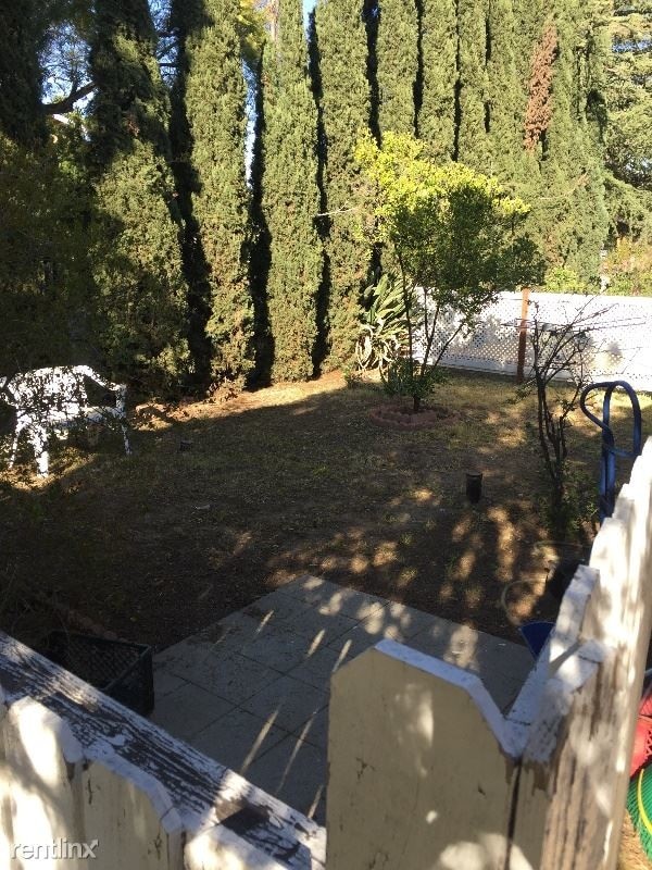 Building Photo - 2 br, 2 bath House - 10834 ENCINO AVE.