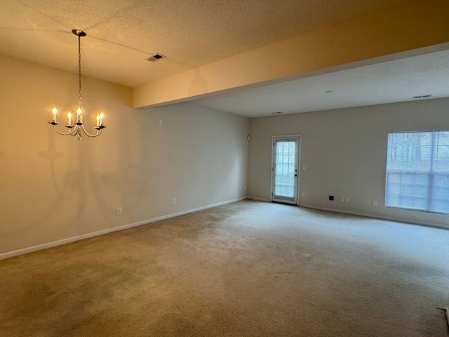 Building Photo - *Move In Special!* 3 Bedroom | 2.5 Bathroo...