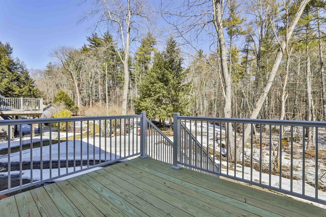 Building Photo - 22 Reeds Ferry Way