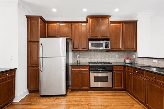 Foto del edificio - 5490 Glenridge Park NE