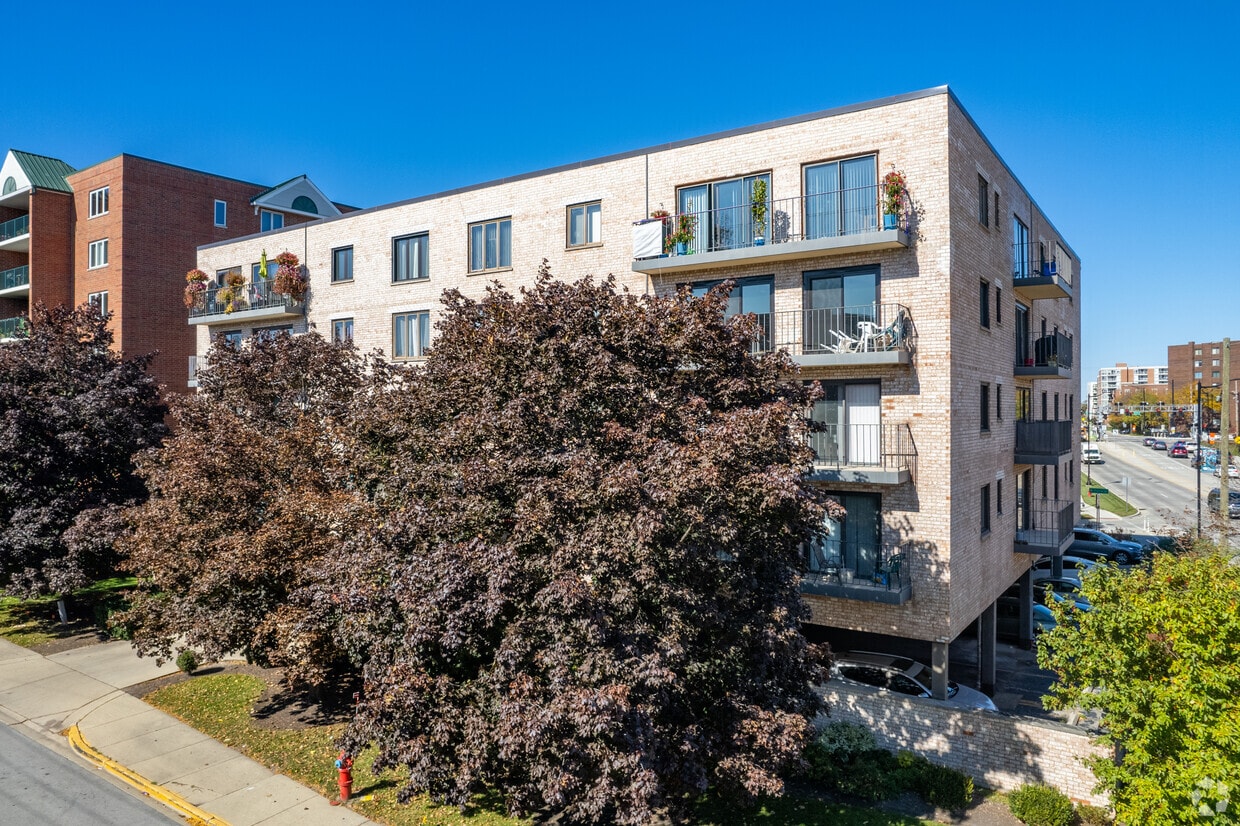 Primary Photo - Thacker Point Condominiums