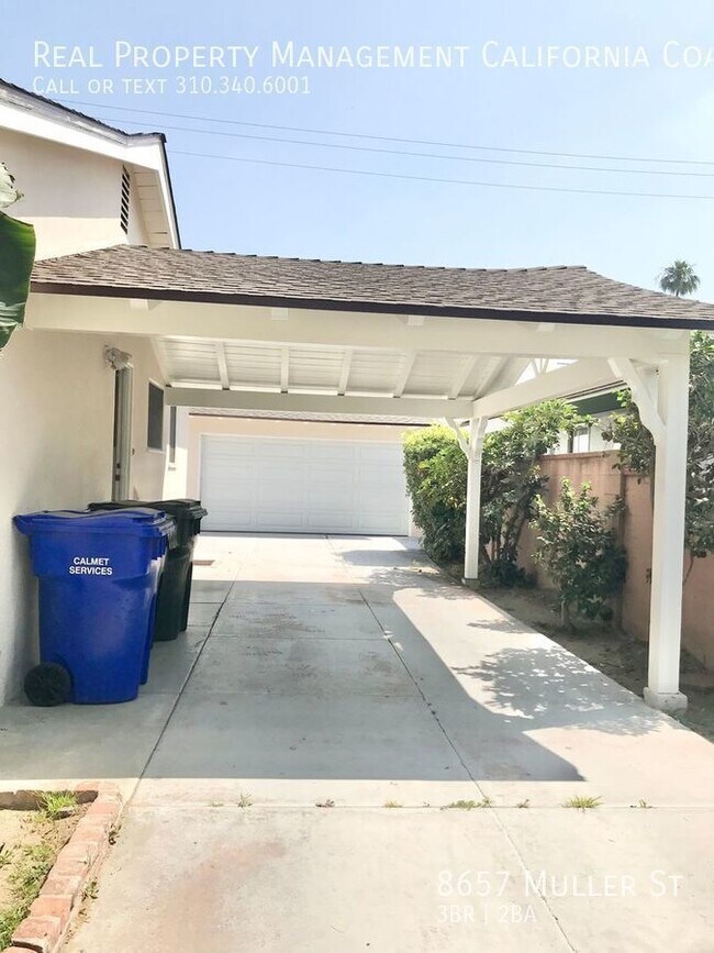 Building Photo - Quaint 3 Bedroom 2 bathroom House in the B...