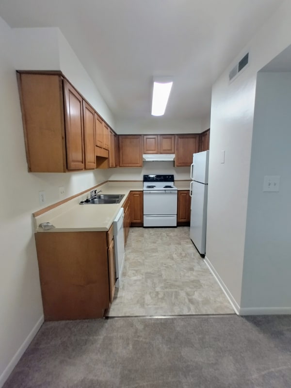 Building Photo - 600 Reusens Rd