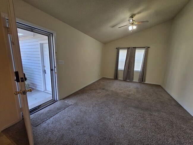 Foto del edificio - 3 Bed, 2Bed, Single Family Ranch 30 Minutes to NC/VA Line