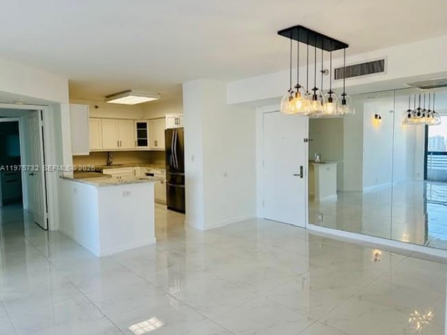 Building Photo - 3530 Mystic Pointe Dr