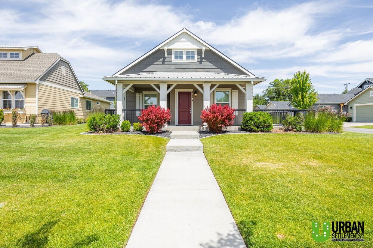 Foto principal - Single Story home with 2 bed and office fo...