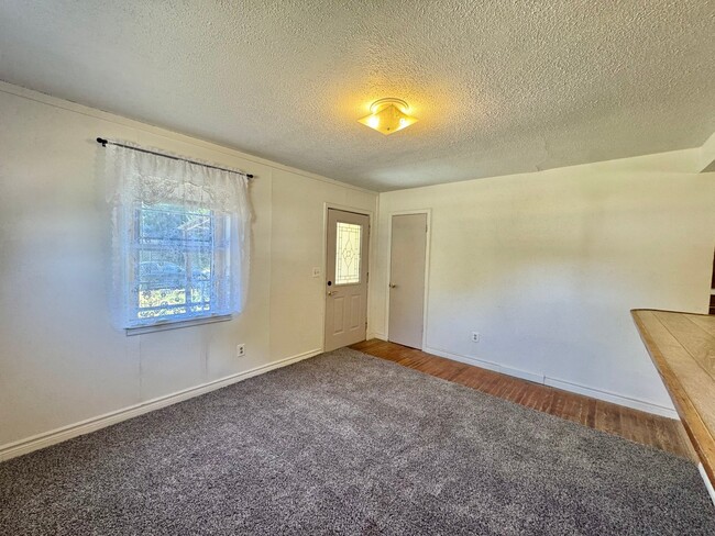 Building Photo - 3348 SW 23rd St