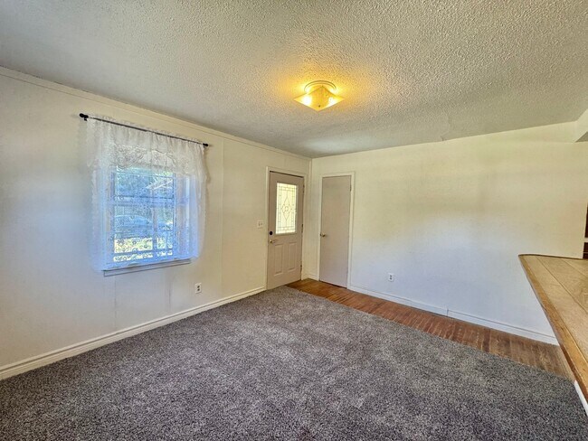 Foto del edificio - 3348 SW 23rd St