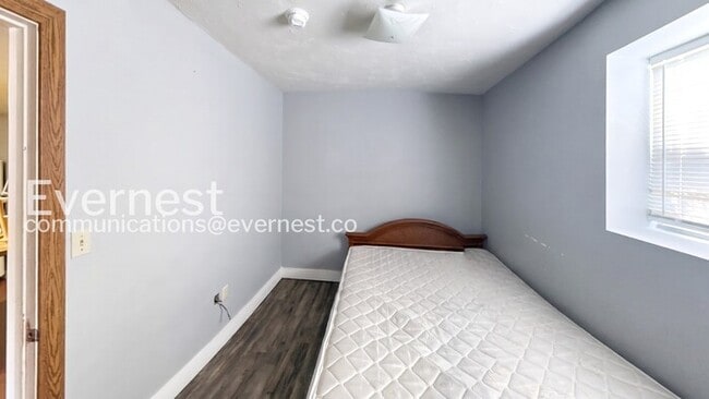 Foto del edificio - 212 Lower Consol Rd NW