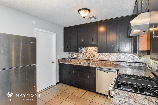 Foto del edificio - 5731 Roxboro Dr