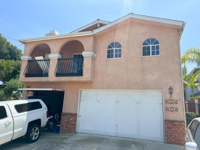 Foto del edificio - 4702 W 168th St