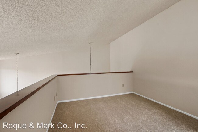 Building Photo - 1 br, 1 bath Apartment - 3415 McLaughlin A...