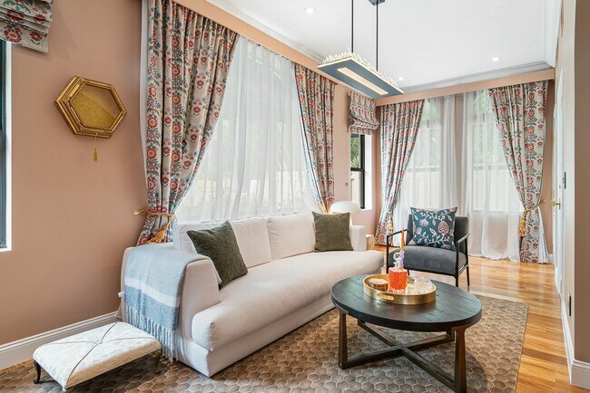 Foto del edificio - 3714 S Olive Ave