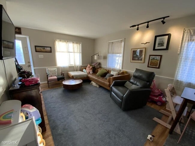 Building Photo - 2 br, 1 bath Townhome - 2314 Fairview Terrace