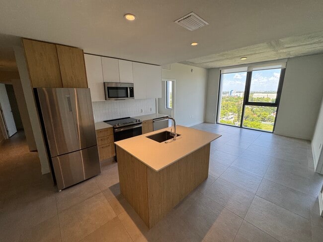 Building Photo - 70 NW 28th St