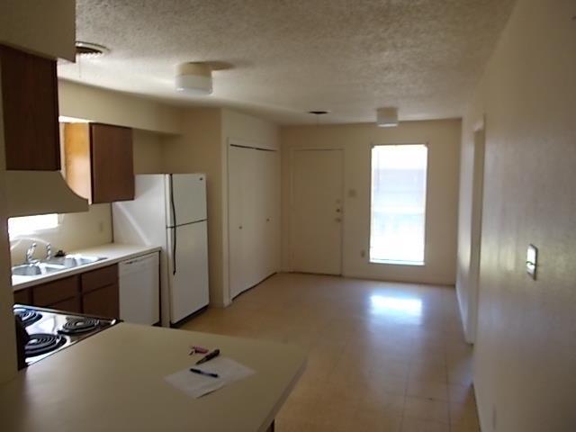 Building Photo - 720 Chaparral Cir
