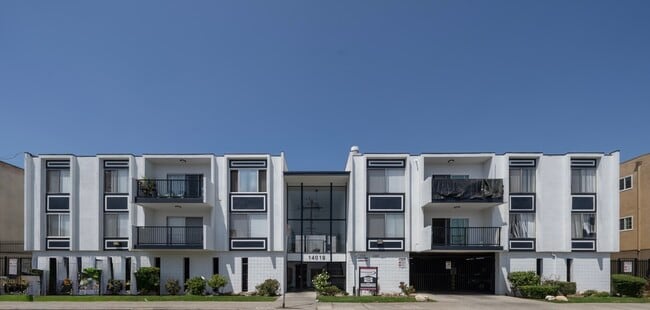 Building Photo - 14019 Cerise Ave