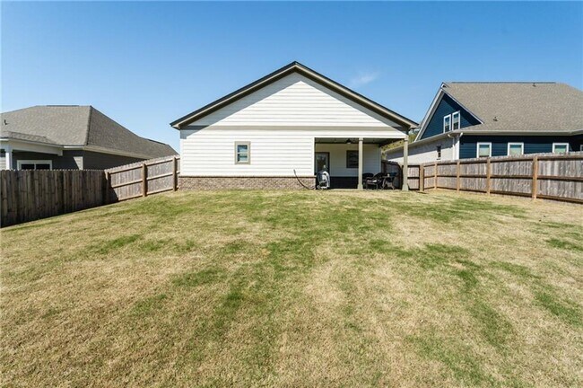 Building Photo - Precious Like New Home In Mimms Trail