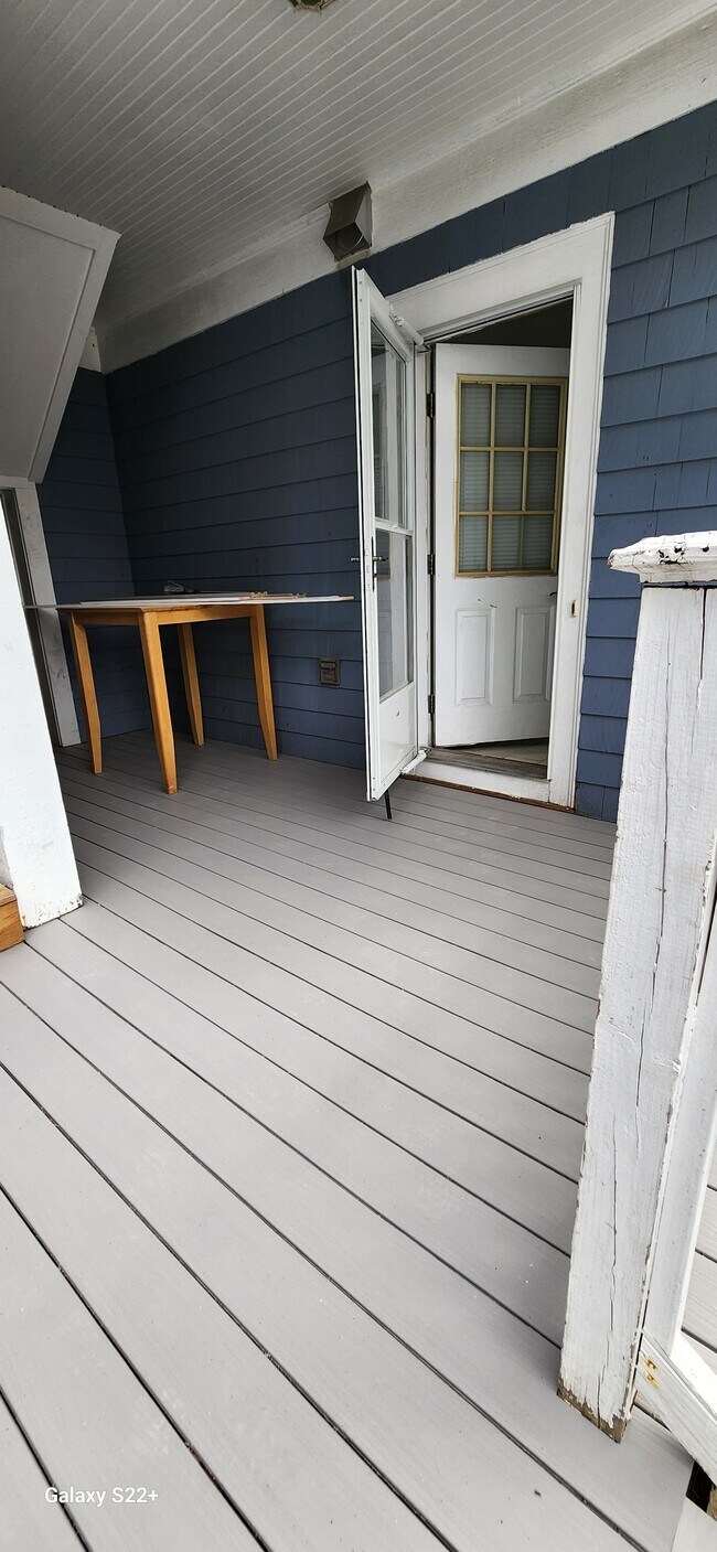 Foto del edificio - 389 Newport Ave