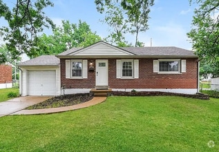 Building Photo - 825 Teurville Dr