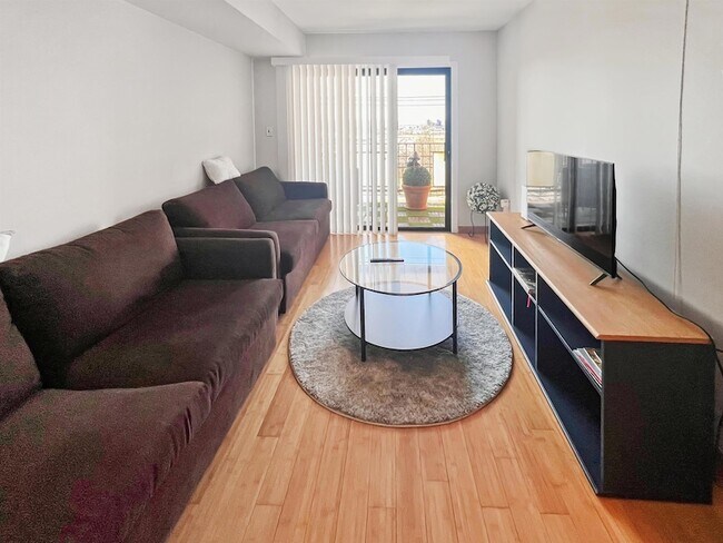 Foto del edificio - 1906 Paterson Plank Rd