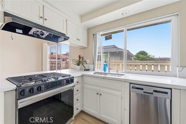 Foto del edificio - 414 Nobel Ave